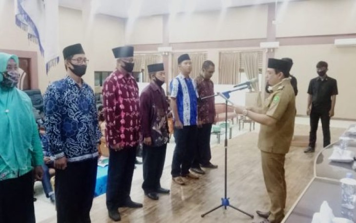 Wakil Wali Kota Bengkulu Dedy Wahyudi Lantik Pengurus LPM Kota Bengkulu Periode 2020-2025