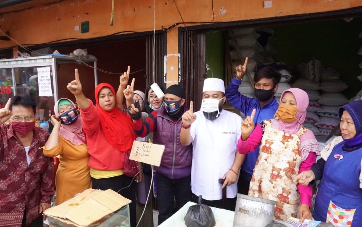 Calon Gubernur Nomor 1 Helmi Hasan Saat Melakukan Kunjungan di Kecamatan Girimulya