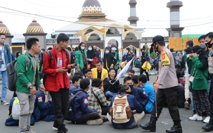 Kapolda Bengkulu Irjen Pol Drs Teguh Sarwono MSi Tinjau Para Pendemo 