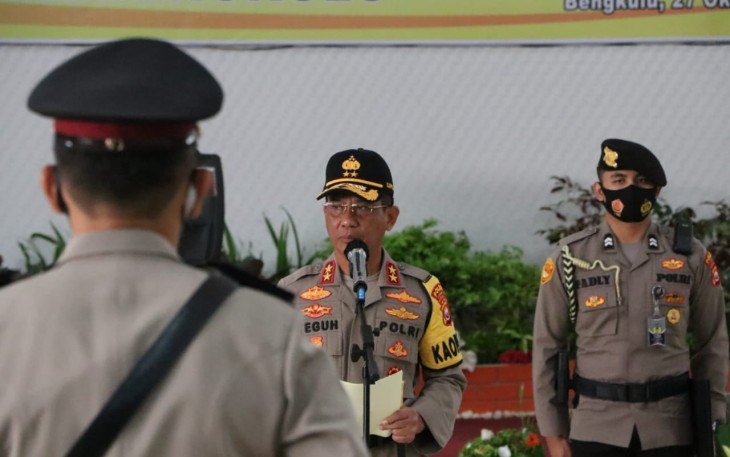 Kepala Kepolisian Daerah Bengkulu Irjen Pol Drs Teguh Sarwono M Si Pimpin Sertijab Dirpolairud Polda Bengkulu dan Kapolres Bengkulu Tengah