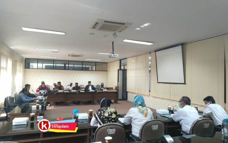Audiensi KRBS bersama Komisi III dan Bappeda Pemkab Blitar (foto: Faisal NR / Klikwarta.com) 