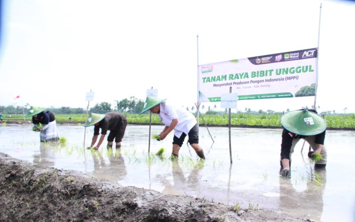 ACT Malang-Global Wakaf Tanam Bibit HMS 700 di Pandanmulyo Tajnan