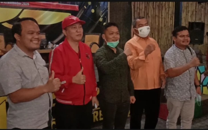 Anggota DPRD Jatim  Dapil 4 Martin Hamonangan SH MH Foto Bersama 