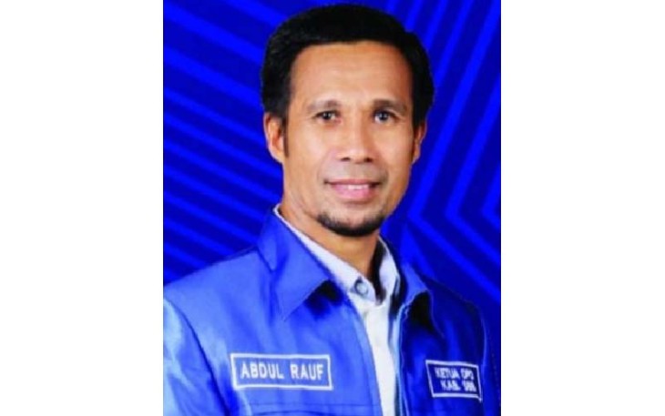 Ketua DPD PAN Seram Bagian Barat Abdul Rauf Latulumamina