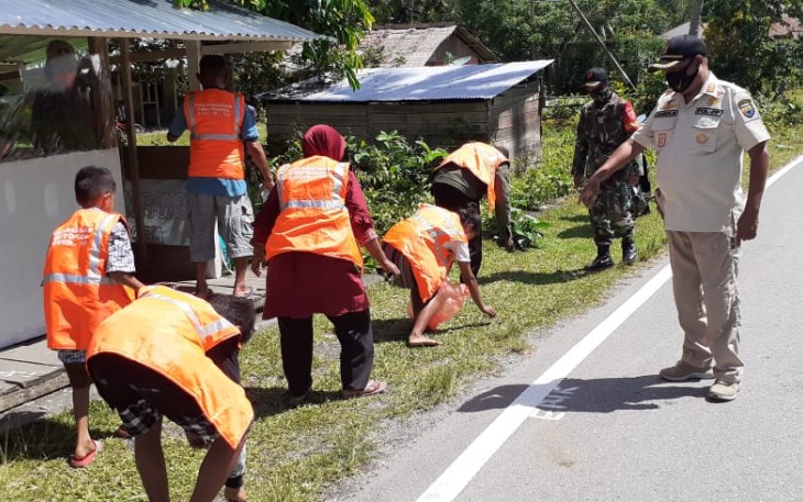 Pelanggar Prokes Covid-19 Mendapatkan Hukuman Sanksi Sosial 