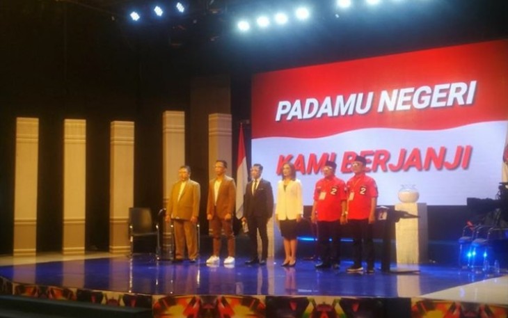 Suasana Momen Akhir Debat Publik Kedua Pilwali Kota Blitar Tahun 2020 (foto : Faisal NR / Klikwarta.com) 