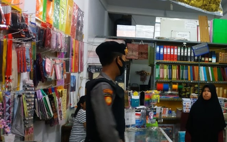  Samapta Polda Bengkulu Beri Teguran Masyarakat yang Tak Patuhi Prokes  