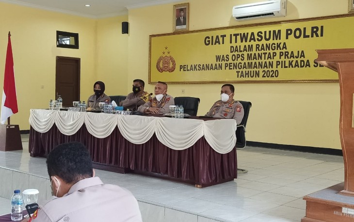 Tim Was Ops Itwasum Polri yang Dipimpin Kombes Pol Drs Suroso Miharso MM Beserta Tim Kombes Pol Dra Atih Nursani P MSI dan Kombes Pol Drs Edwar P Sirait Melakukan Pemeriksaan Terhadap Polres Seluma