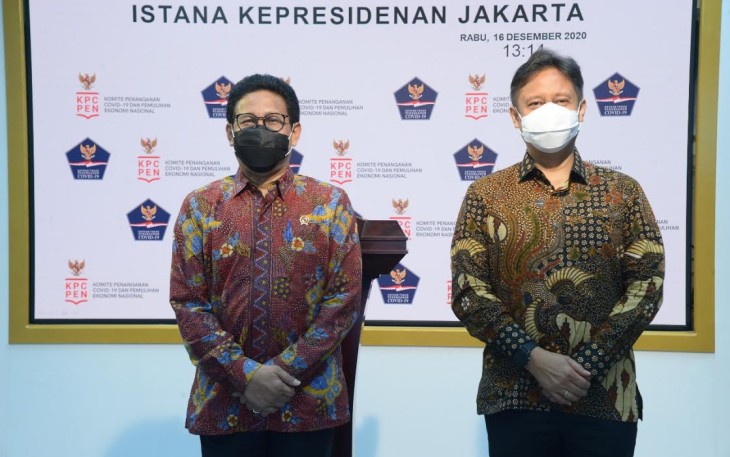 Ketua Satgas PEN Budi Gunadi Sadikin dan Menteri Desa Pembangunan Daerah Tertinggal dan Transmigrasi Republik Indonsia Abdul Halim Iskandar