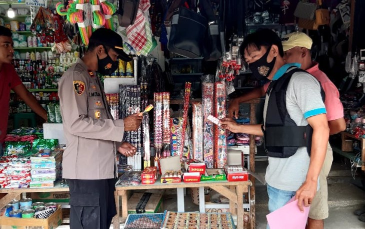 Gelar Razia Polsek Seram Barat Amankan 6 Jenis Petasan