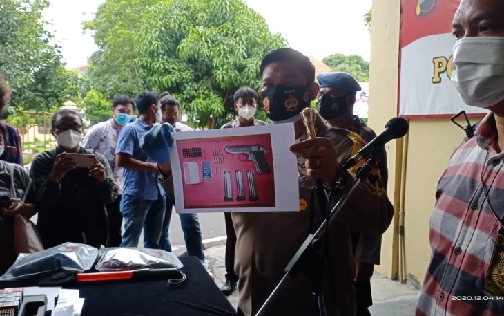 Polresta Surakarta gelar pers rilis Jum'at, 4/12/2020 atas kasus penembakan mobil Alphard milik seorang pengusaha tekstil di Kota Solo yang terjadi pada Rabu (2/12/2020).