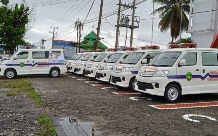 Wali Kota Bengkulu Helmi Hasan Tambah 15 Unit Ambulans Gratis