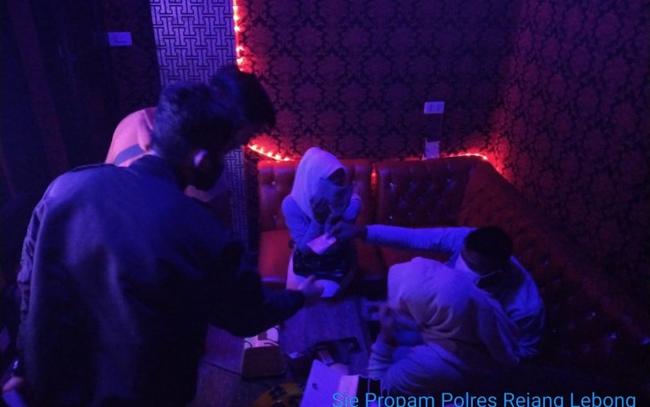 Anggota Polres Rejang Lebong Menjalankan Operasi Pekat Nala 2020