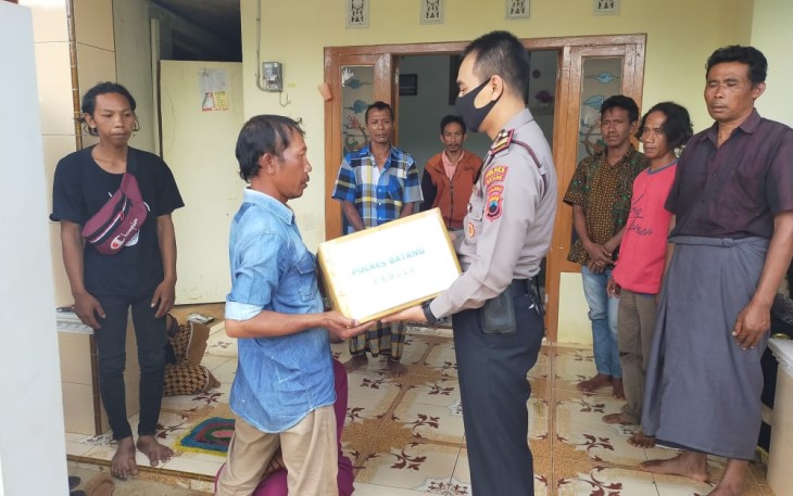 Polres Batang Melaksanakan Takziah ke Rumah Para Korban Yang Meninggal