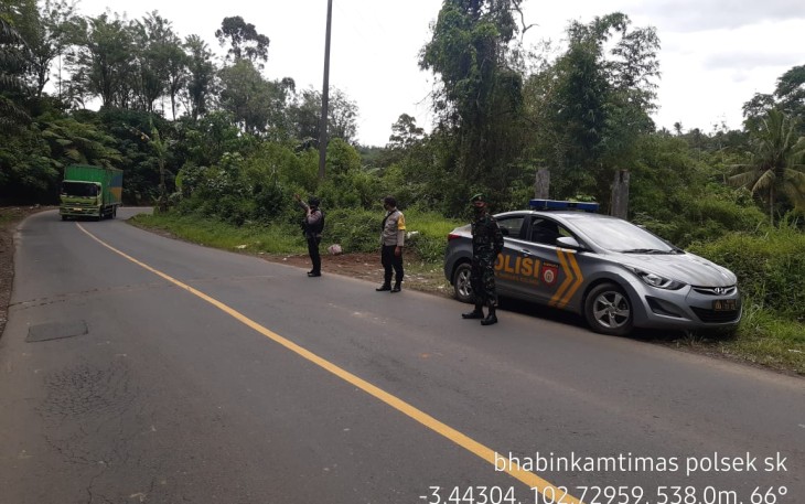 Polsek Sindang Kelingi Gelar Patroli Bersama Brimob dan TNI