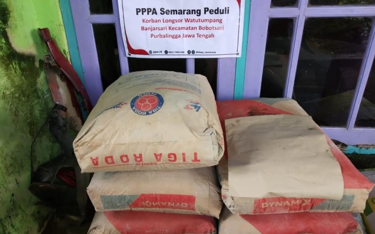 PPPA Daarul Quran Semarang Kirimkan Bantuan untuk Warga yang Tertimpa Longsor di Purbaligga