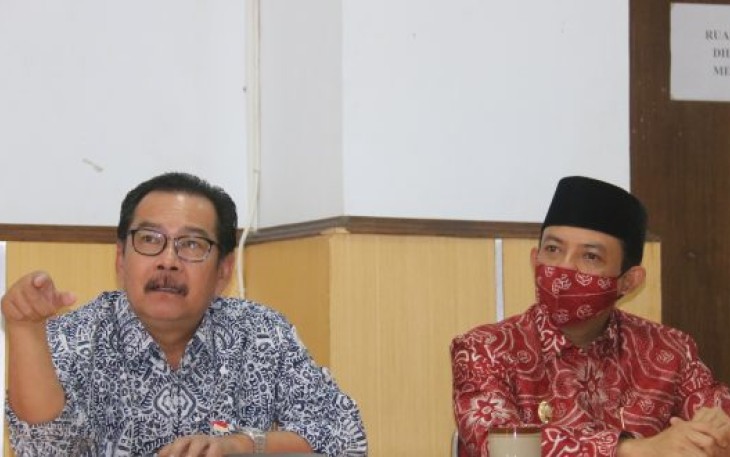 Wakil Walikota Bengkulu Dedy Wahyudi Saat Berdiskusi Dengan Rektor Unib Ridwan Nurazi