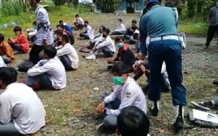 Gelar Patroli Yustisi Tim Gugus Tugas Covid-19 Bubarkan Kerumunan Anak STM