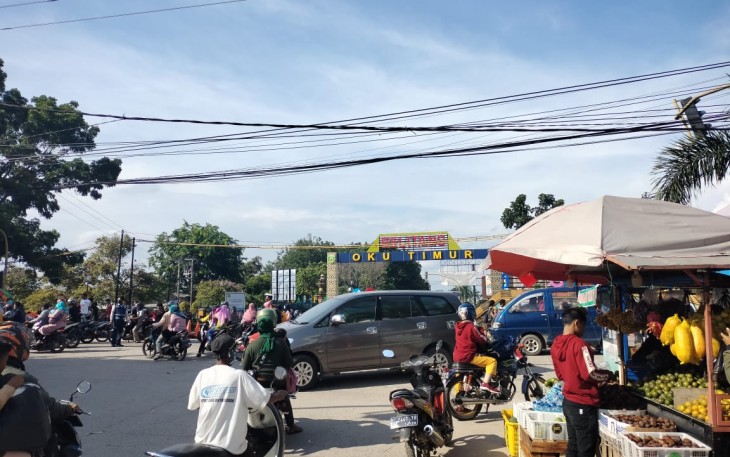  Jalan Raya Gumawang Kecamatan Belitang Kabupaten Ogan Kemering Ulu Timur Ramai 