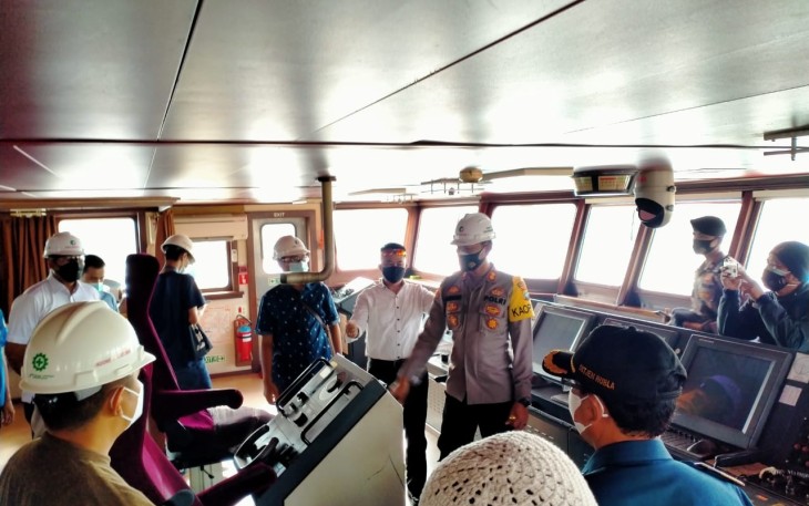 Kapolres Bintan Lakukan Peninjauan dan Launching Tol Laut Rute T-3 di Pelabuhan Sribayintan Kijang