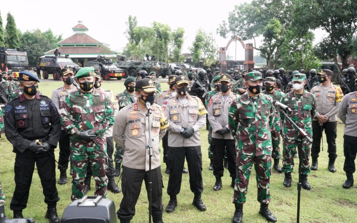 Danrem 074/Warastratama Kolonel Inf Rano Tilaar mengikuti Latihan Gabungan TNI Polri Se Solo Raya Kamis (7/1/2021).
