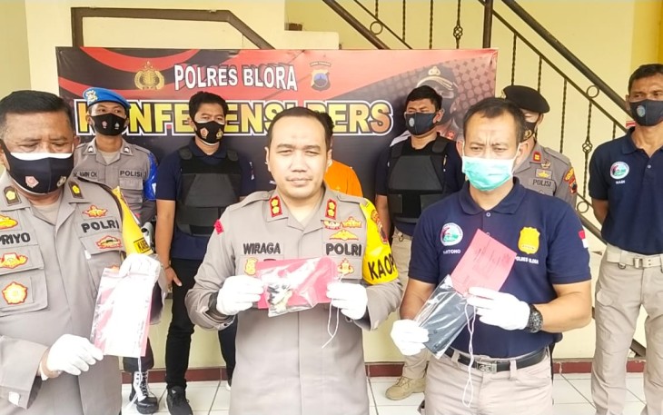 Kapolres Blora AKBP Wiraga Dimas Tama Saat Menggelar Konferensi Pers