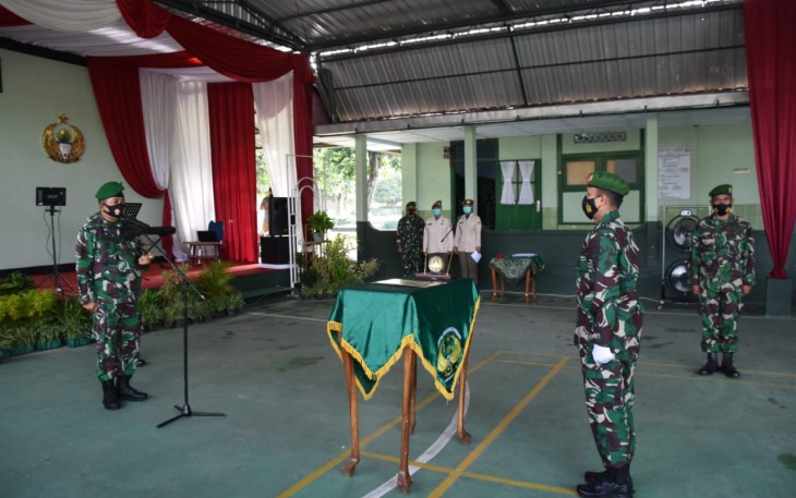 Dandenkesyah 04. 04. 03 Salatiga Letkol Ckm Fajar Edi Andrianto, S.K.M., Msc memimpin langsung serahterima jabatan kepala rumah sakit TK. IV 04. 07. 03. dr. Asmir Salatiga dari Mayor Ckm dr. Abdul Gani, Sp. PK. M.Ked kepada Kapten Ckm drg. Agus Widodo, Sp.Bmm, bertempat diaula Madenkesyah 04. 04. 03 Salatiga jalan DR. Muwardi Salatiga, Jawa Tengah. Rabu (27/1/2021).