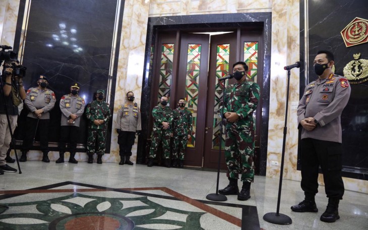 Kapolri Jenderal Listyo Sigit Prabowo bersilaturahmi dengan Panglima TNI Marsekal Hadi Tjahjanto pada hari ini Minggu 31 Januari 2021