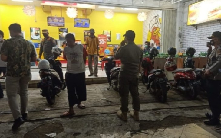 Jajaran Satuan Polisi Pamong Praja (Satpol PP) Kabupaten Batang Bersama Polres Batang Menggelar Operasi Yustisi 