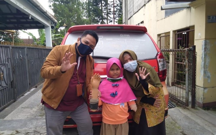 Tangan Palsu Untuk Memey Gadis Cilik Penghafal Qur’an