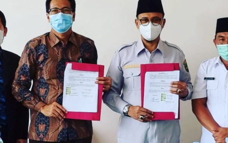 Penandatanganan Kerjasama PDAM Tirta Dharma dengan Fakultas Hukum Unib
