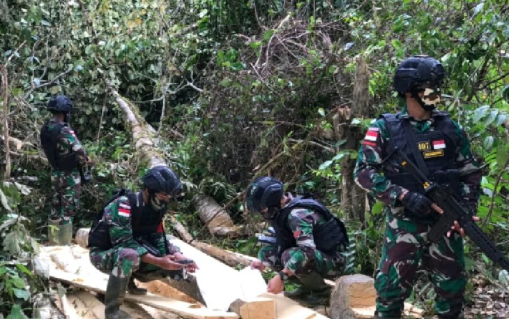 Personel Pos Sei Seria yang dipimpin Sertu Basroni selaku Danpos Sei Seria beserta 4 orang anggotanya menemukan kayu sebanyak 14 batang jenis Belian yang diduga merupakan hasil Ilegal Logging di kawasan hutan lindung Sungai Seria, Kecamatan Ketungau Hulu, Kabupaten Sintang, Kalimantan Barat.