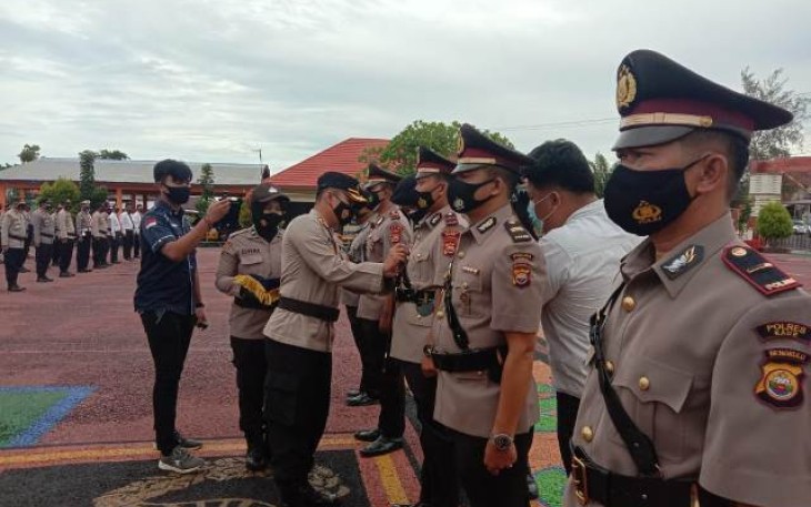 Kapolres Kaur AKBP Dwi Agung Setyono SIK MH Pimpin Sertijab Tiga Kapolsek Sesuai Prokes Covid-19 