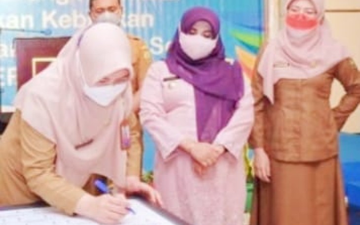 Saat Walikota Hj Rahma  menyaksikan penandatangan  bersama Germas