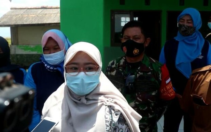 Bidan Desa Sedari