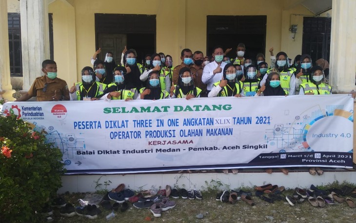 Puluhan Pemuda Aceh Singkil Dilatih Industri Makanan