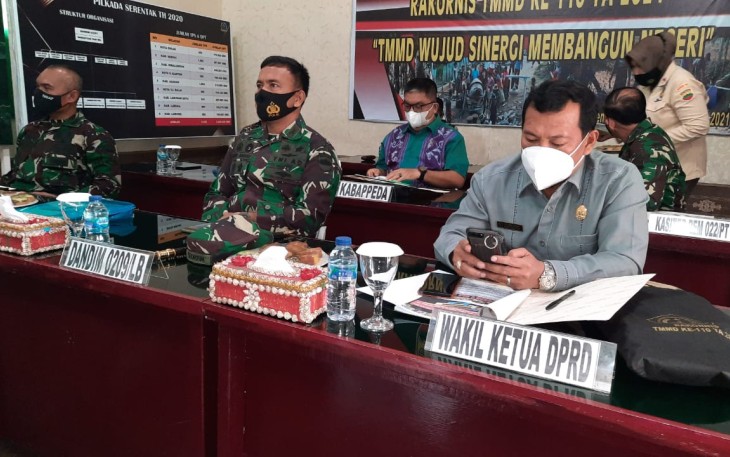 Dandim 0209/LB Hadiri Rapat Koordinasi Tehnis TMMD Ke-110 Di Makorem 022/PT Secara Virtual