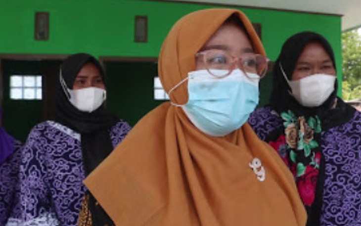 Bidan Desa Sedari