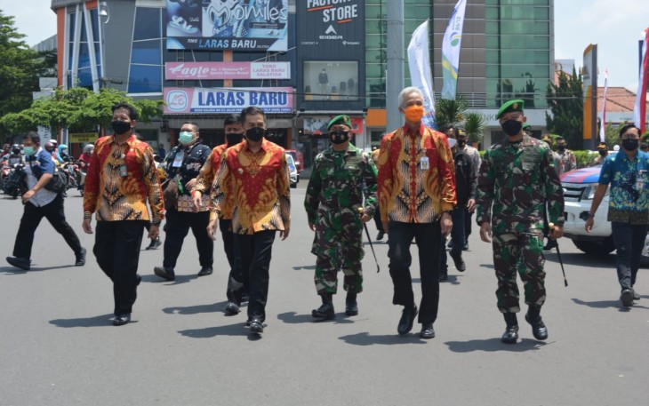 Menteri Pendayagunaan Aparatur Negara dan Repormasi Birokrasi (PAN-RB) Tjahjo Kumolo secara resmi laksanakan peresmian Mal Pelayanan Publik (MPP) Smart Salatiga. Bertempat di kantor Dukcapil jalan Pemuda No. 2 Kota Salatiga. Jum’at (19/3/2021).