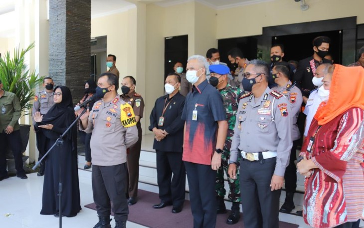 Kapolda Jateng Irjen Pol Ahmad Luthfi menggelar konferensi pres, dalam rangka launching Electronic Traffic Law Enforcement (ETLE)  Nasional dan penandatanganan nota kesepahaman penegakan hukum bidang lalu lintas serentak secara nasional, bertempat di Gedung Borobudur Mapolda Jateng, Selasa, (23/3/21), Pukul 09.30 WIB