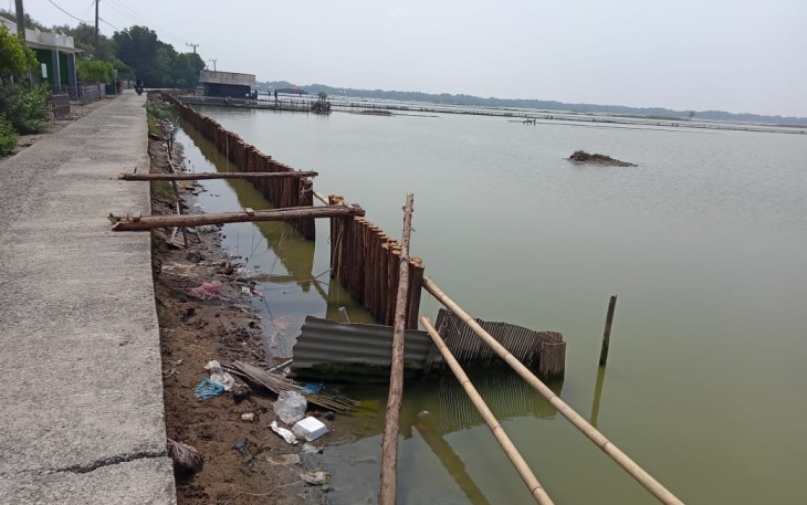 Pembangunan Turap Jalan
