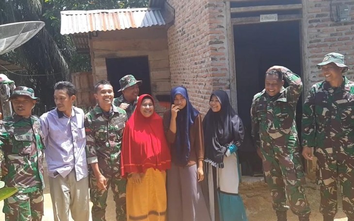 Ali Sahbana Ritonga Bersama Isteri Dan Anaknya Akhirnya Teteskan Air Mata Lepas Anggota Satgas