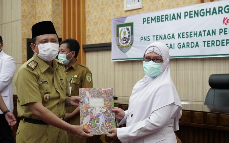 Pemprov Bengkulu Beri Penghargaan Nakes Pelayan Pasien Covid-19 Kenaikan Pangkat