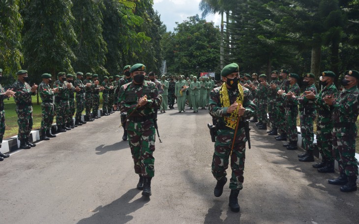 Diawal masa jabatannya, Panglima Divisi 2 Kostrad Brigjen TNI Andi Muhammad, S.H, melaksanakan safari Ramadhan dan kunjungan kerja di satuan Yonif Mekanis Raider 411/Pandawa Kostrad, Salatiga, Jawa Tengah. Kamis, (15/4/2021).