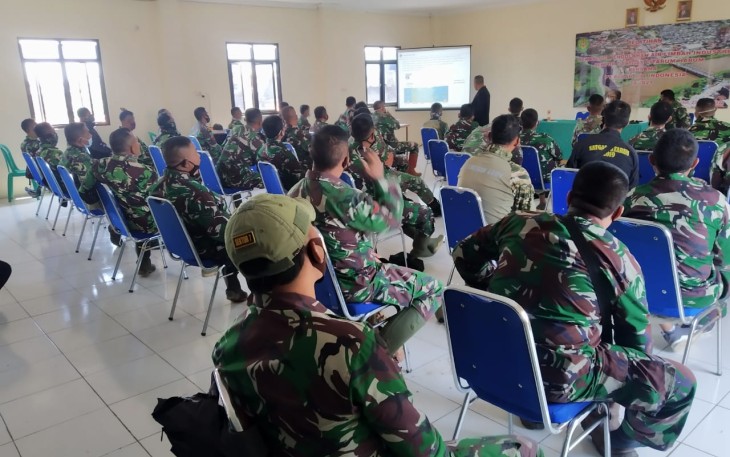 Sektor 7 Satgas Citarum Harum menggelar kegiatan pelatihan dan bimbingan teknis kepada jajaran personelnya tentang pengetahuan IPAL (Instalasi Pengolahan Air Limbah), bertempat di Aula Kantor Desa Dayeuhkolot Kecamatan Dayeuhkolot Kab. Bandung, Selasa (20/4/2021).