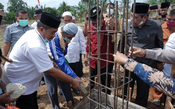 Wakil Bupati Asahan Letak Batu Pertama Pembangunan Pondok Pesantren Syam Zalilul Akbar