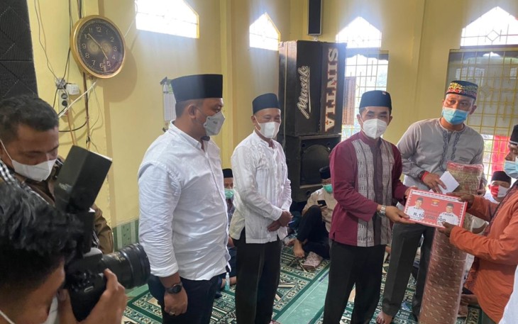Ketua DPRD Lambar Edi Novial Lakukan Safari Ramadan di Pekon Batu Kebayan