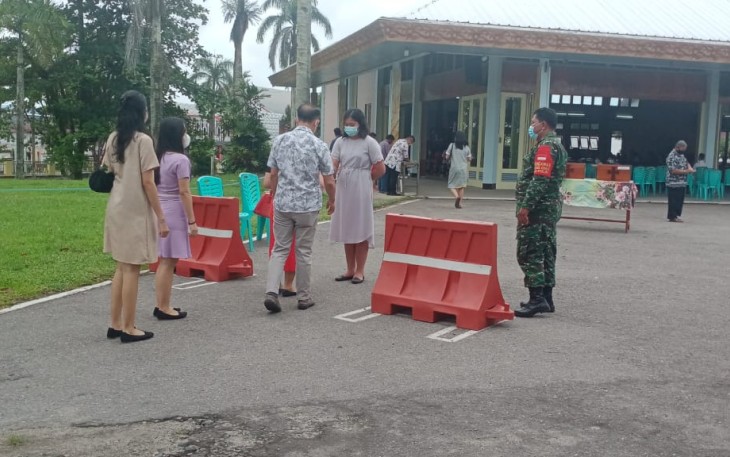 Pengamanan Gereja, Babinsa Minta Umat Patuhi Prokes