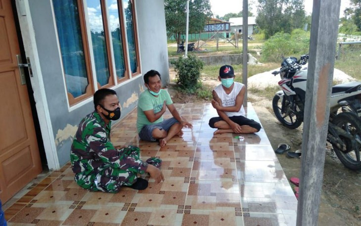 Babinsa Terus Sosialisasi Tentang Bahaya Karhutla di Wilayah Binaan
