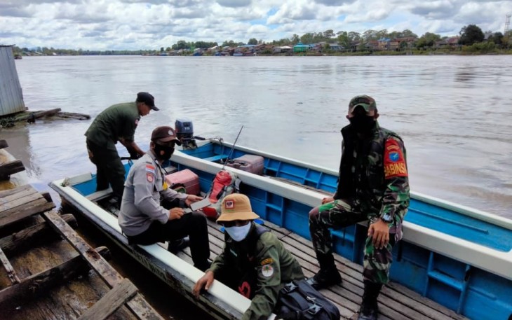 Babinsa Koramil 1206-06/PSB Utara Laksanakan Patroli Sungai